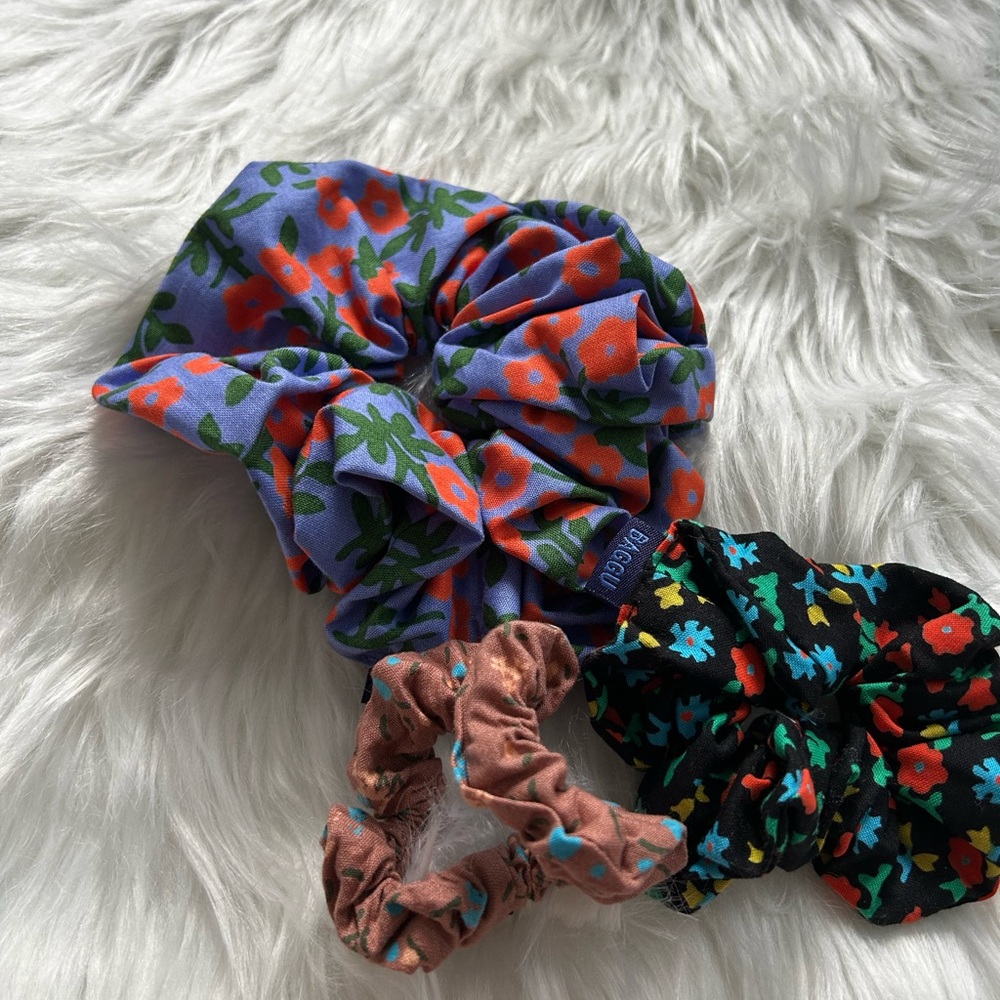 Baggu Floral Scrunchie Set - Blue, Black, Brown